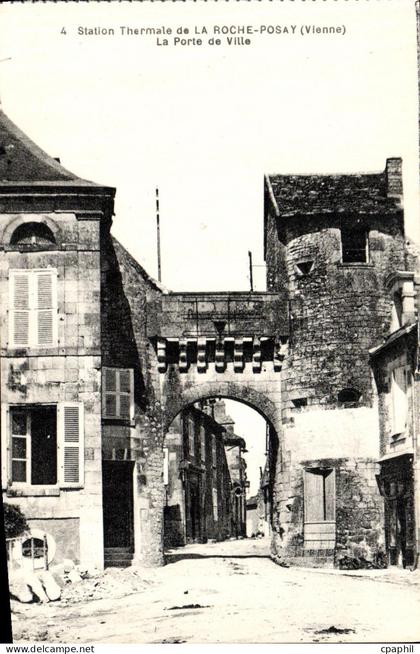 CPA La Roche Posay Station Thermale La Porte de Ville