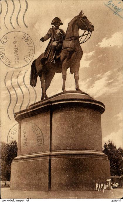 CPA La Roche sur Yon (Vendee) Statue de Napoleon