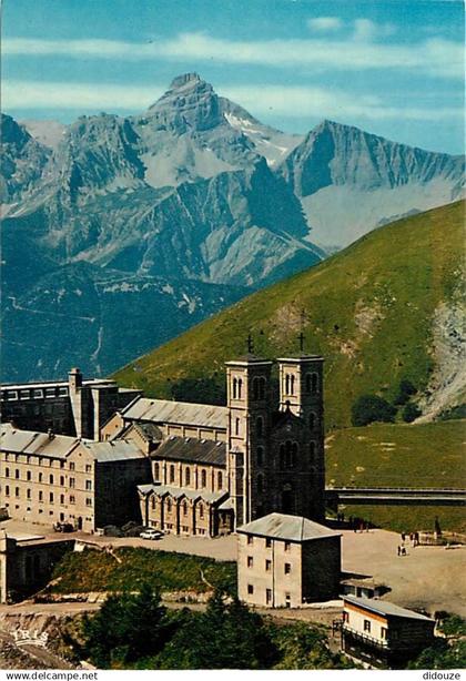 38 - La Salette - Sanctuaire Notre Dame de la Salette - La Basilique et l'Obiou - Carte Neuve - Lieu de Pèlerinage - CPM