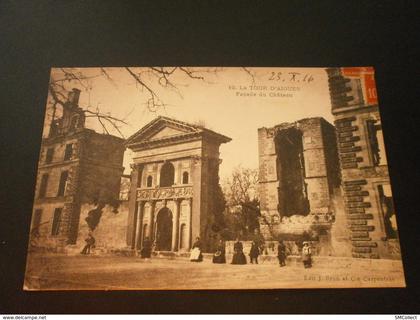 84 La Tour d'Aigues, façade sur chateau (10066)