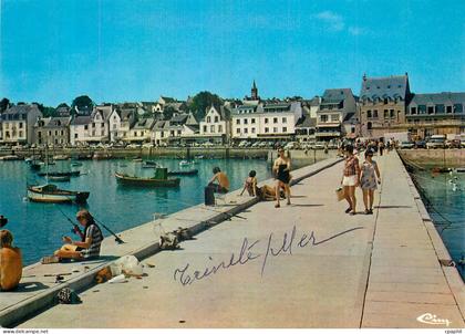 CPM La Trinite sur Mer (Morbihan) La Jetee Les Quais