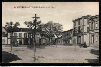 CPA Labastide-Saint-Pierre /T.-et-G., La Place