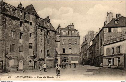 CPA LANDERNEAU - Place du Marché (384256)