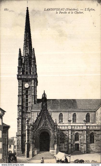 CPA Landivisiau (Finistere) L Eglise le Porche et le Clocher