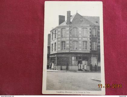 CPA - Landivy - Le Bureau de Tabac