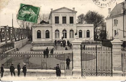 Langon - L'Hotel de Ville - CPA