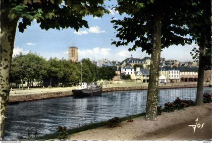 CPSM LANNION quais du Leguer église
