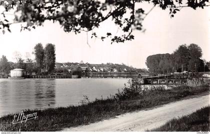 89-LAROCHE SAINT CYDROINE-N°T2946-H/0109