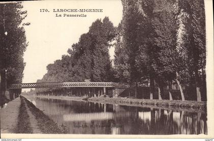CPA Laroche Migenne La Passerelle