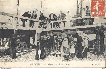 CPA Le Crotoy Débarquement du Poisson