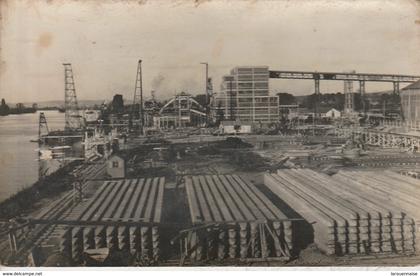 76 - LE GRAND QUEVILLY - Appontement et usine (carte photo)