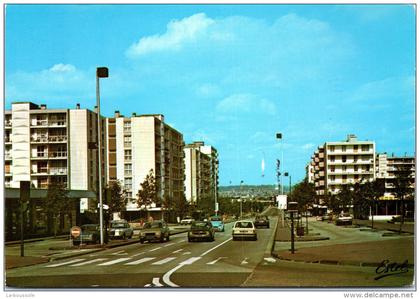 76 LE GRAND QUEVILLY --- avenue des provinces.