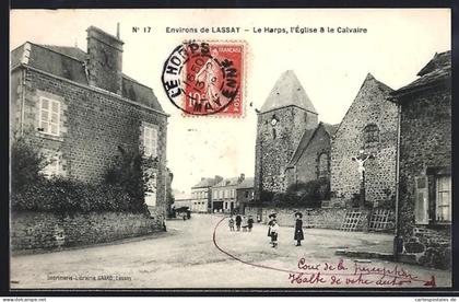CPA Le Horps, L`église et le calvaire avec des passants dans la rue du village