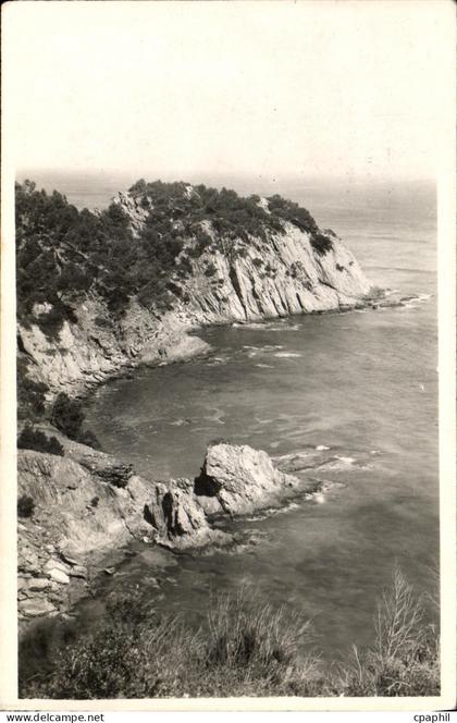 CPA Le Lavandou Environs du Le Cap Benat