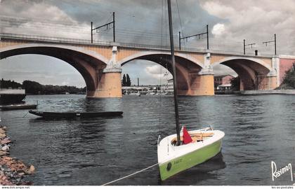 77 LE MEE SUR SEINE LE PONT DU CHEMIN DE FER