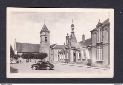 Le Perray en Yvelines (78) Eglise et Mairie  ( voiture Renault 4CV  51114)