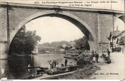 Le Perreux Nogent sur Marne CPA La grande arche du viaduc et le pont de Nogent
