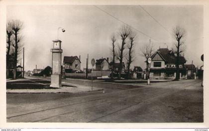 76 - PETIT-QUEVILLY - Le Rond-Point des Bruyères