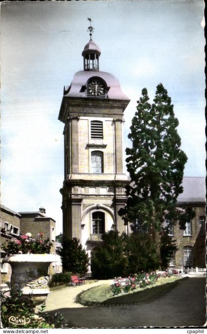 Le Quesnoy - Le Beffroi - Jardin de l Eglise - CPA