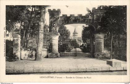 CPA Lencloitre Entree du chateau de Picol