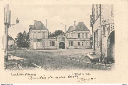 LENCLOITRE : L HOTEL DE VILLE