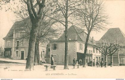 LES AVENIERES * LA PLACE * ANIMEE * PHOTO VIALATTE * 1906