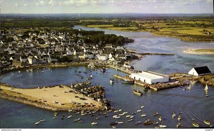 CPSM Le Bretagne Pittoresque pays Bigouden rentree de peche au port Lesconil