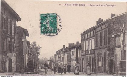 ARIEGE : Lezat sur Lèze, Boulevard des Courégès, Animée