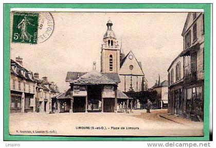 LIMOURS --  Place de Limours