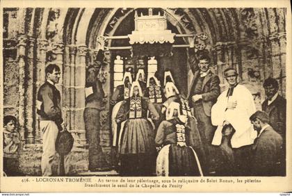 CPA Locronan Grande Tromenie Folklore Costume