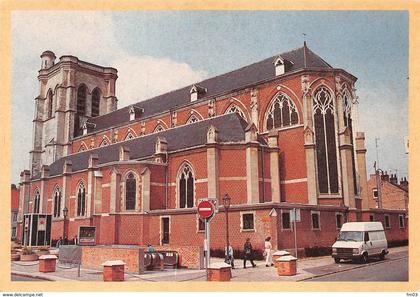 Lomme fourgon Renault ? église