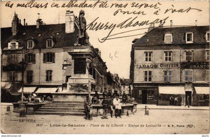 CPA Lons le Saunier- Place de la Liberte ,Statue de Lecourbe FRANCE (1043521)