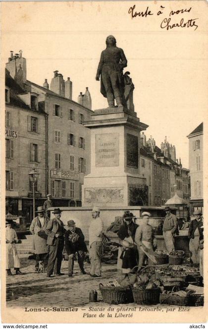 CPA LONS-le-SAUNIER - Statue Place de la Liberte (211475)