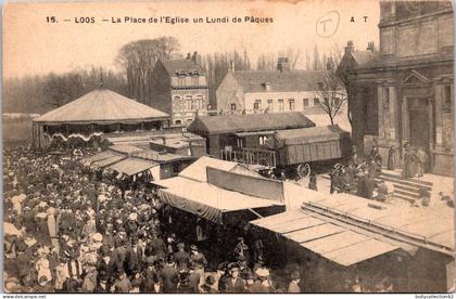 CPA  SELECTION  -  LOOS LES LILLE  -  La Place de l'Eglise un Lundi de Pâques