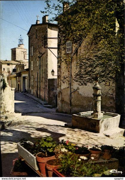 CPSM Lorgues Var Place du petit marche