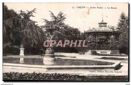 CPA Lucon Jardin Public le Bassin