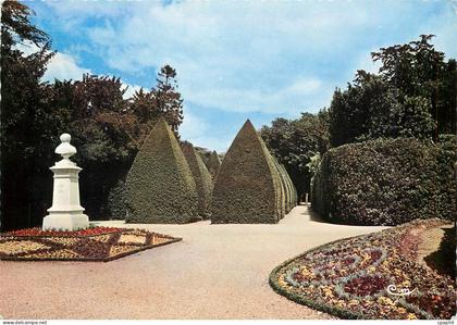 CPM Lucon Vendee Le Jardin Dumaine