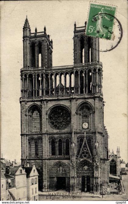 CPA Mantes la Jolie L'Eglise Notre Dame