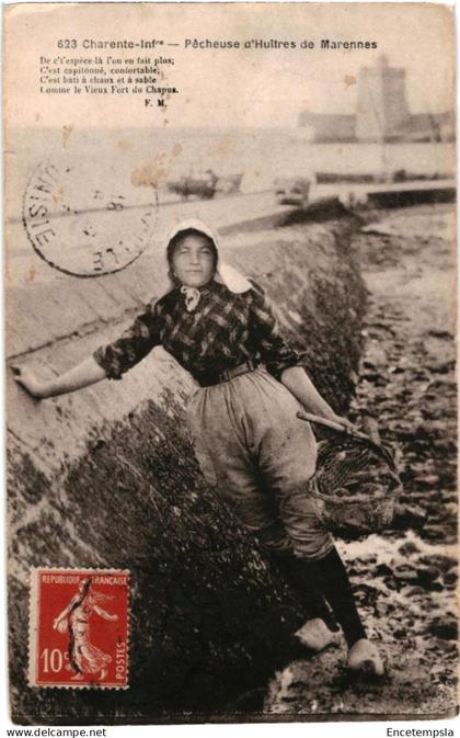 CPA  Carte Postale France Marennes Pêcheuse d'huitres  V M105398ok