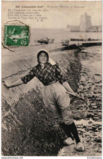 CPA  Carte Postale  France Marennes Pêcheuse d'huitres   VM105072ok