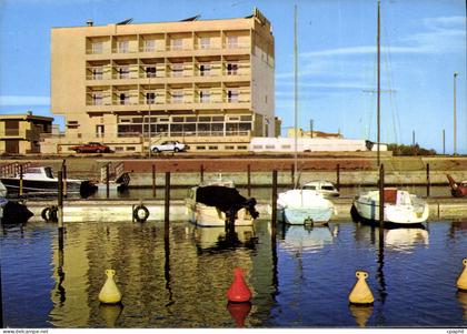CPM Littoral Languedocien Marseillan Plage le Port et l'Hotel Richemond