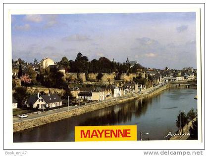 {35718} 53 Mayenne Mayenne , Les remparts et la Mayenne ; Ed Andréa