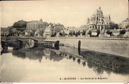 CPA Mayenne les bords de la mayenne