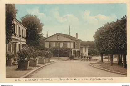 ESSONNE  MENNECY  place de la gare Les cafés et restaurants
