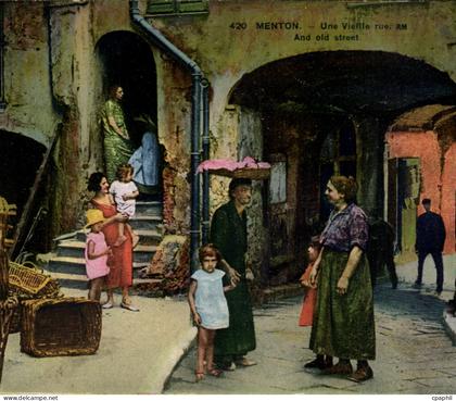 Menton - Une Vieille Rue - CPA
