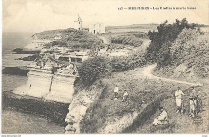 CPA Meschers Les Grottes à marée basse