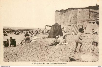CPA Mesnil-Val  -  La Plage et les Falaises