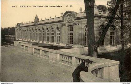 Paris -La Gare des Invalides