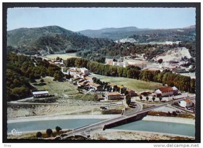 13 Meyrargues vue aerienne    D13D  K13074K  C13059C RH027613