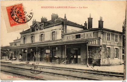 CPA Laroche Migennes la gare (1478785)